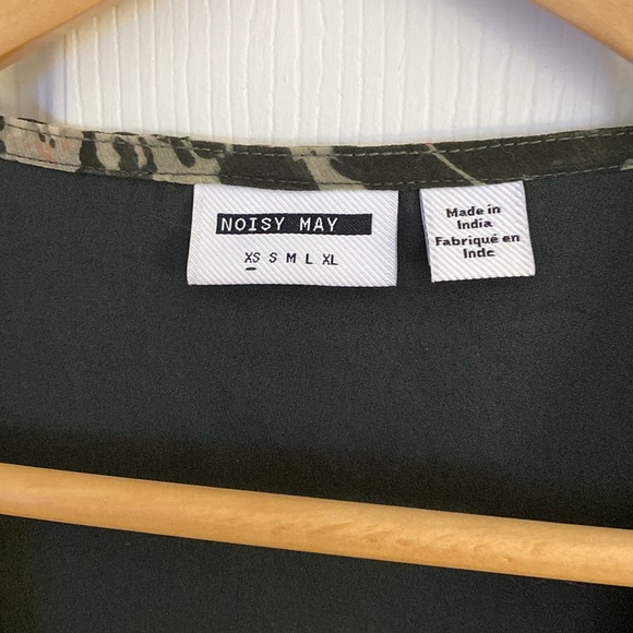 Noisy may Blouse - Picture 2 of 4